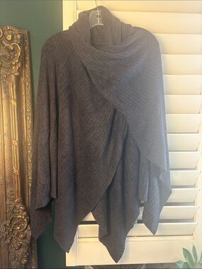 Barefoot Dreams CozyChic Lite Black Poncho Pullover One Size EUC